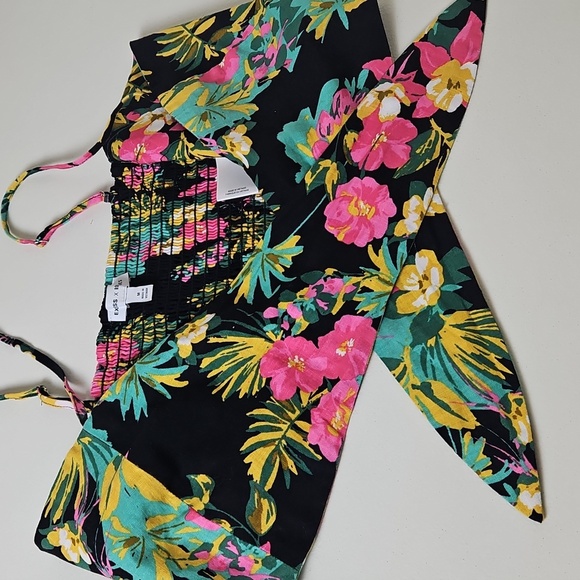 Express Black Floral Crop Top - Picture 4 of 7